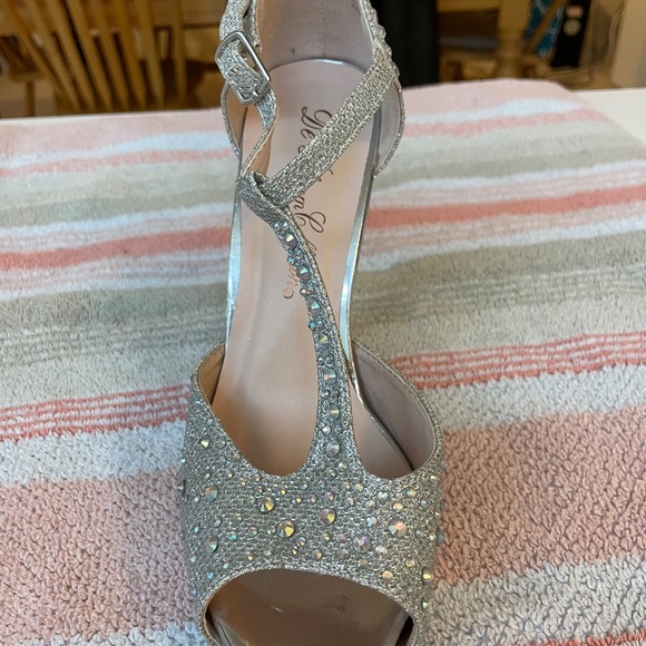 De Blossom Collections Rhinestone Glittery Heels Size 7.5 - Picture 6 of 16